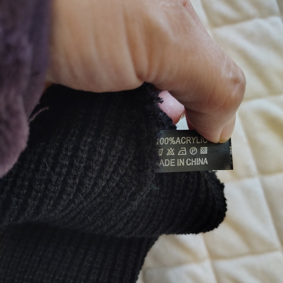 Black Knit Beanie - Picture 5 of 5